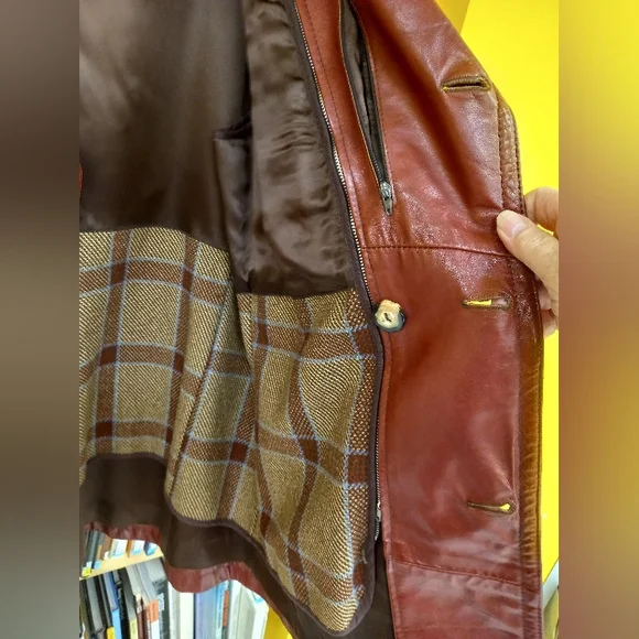 Vintage 1970's Lined Leather Coat - Picture 9 of 11